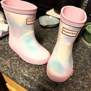 Hunter Kids' Iridescent Pink Boots *NEW IN BOX”